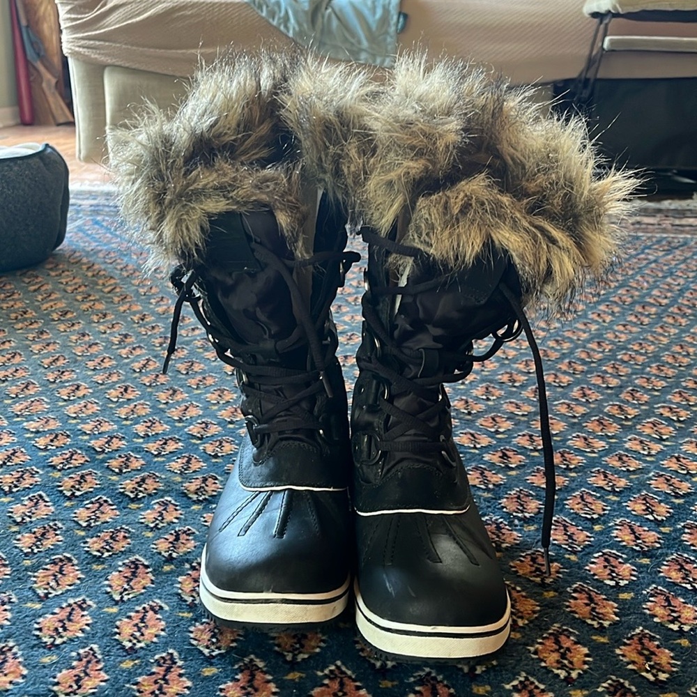 ALEADER Women Snow Boots Winter Waterproof Warm Mid-Calf Boots ONLY WORN ONCE